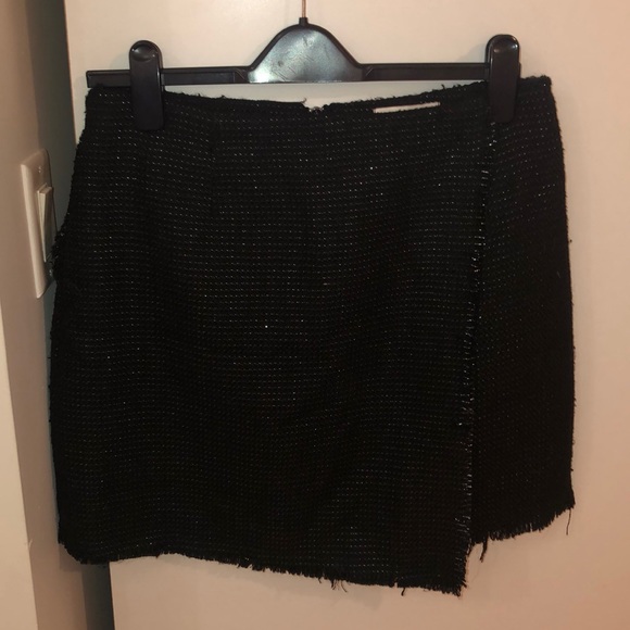 Black skirt - Picture 1 of 4